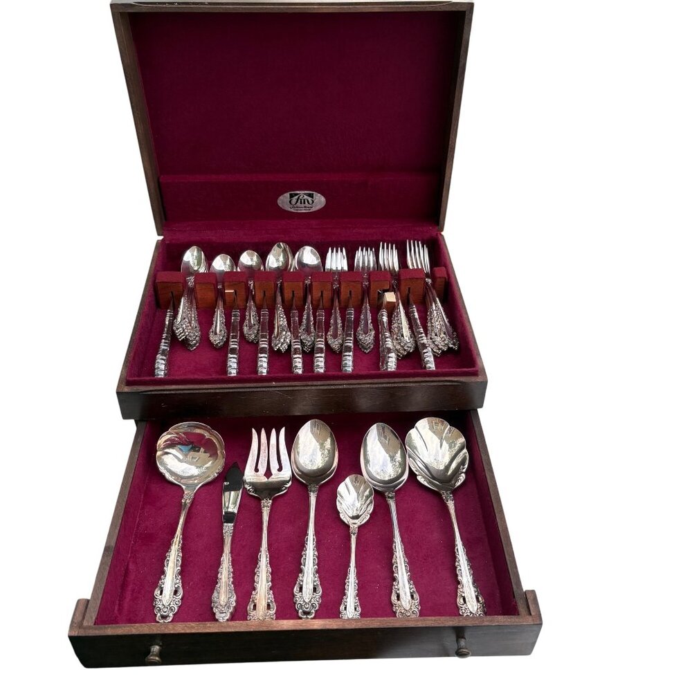 Vintage 1847 Rogers Bros Silverplate Flatware 8 Placeset & Serving Pieces With C